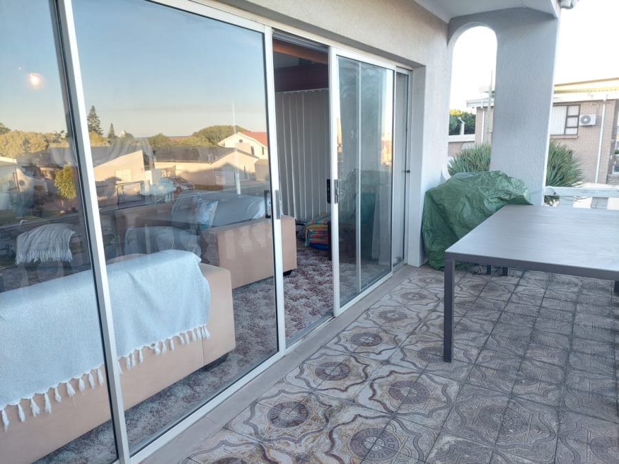 3 Bedroom Property for Sale in Hartenbos Central Western Cape